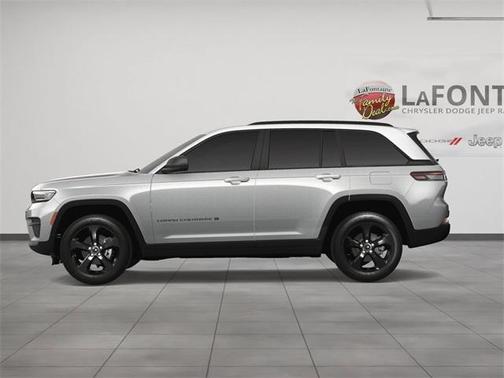 2025 Jeep Grand Cherokee Laredo