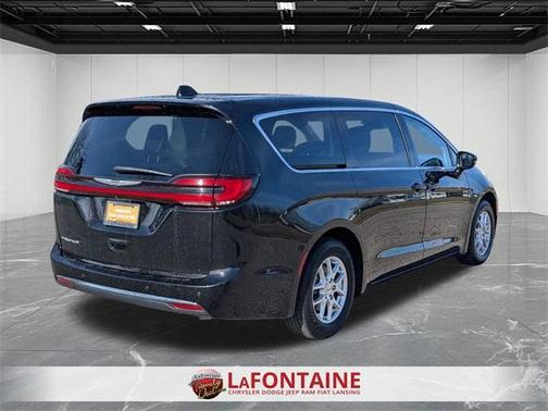 2024 Chrysler Pacifica Touring-L