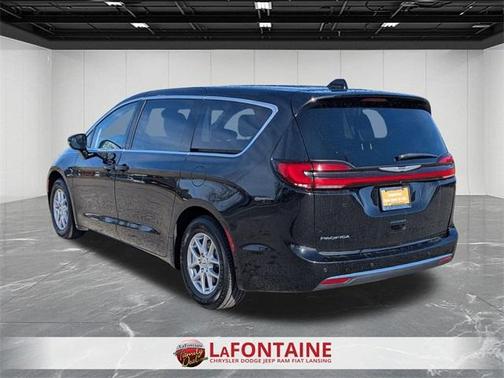 2024 Chrysler Pacifica Touring-L