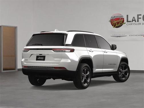 2025 Jeep Grand Cherokee Laredo