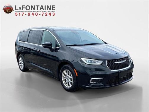 2023 Chrysler Pacifica Touring-L