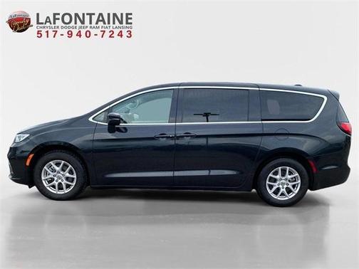 2023 Chrysler Pacifica Touring-L