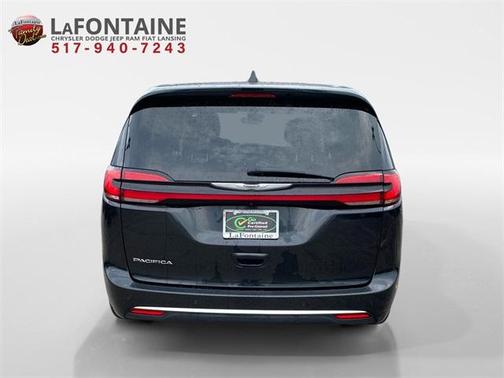 2023 Chrysler Pacifica Touring-L