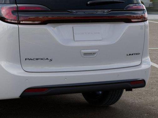 Bright White Clearcoat 2027 Chrysler Pacifica LIMITED