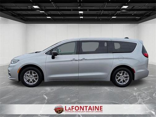 2024 Chrysler Pacifica Touring-L