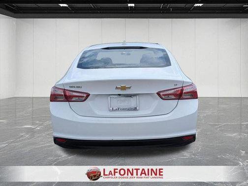 Summit White 2022 Chevrolet Malibu LT