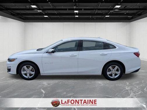 Summit White 2022 Chevrolet Malibu LT