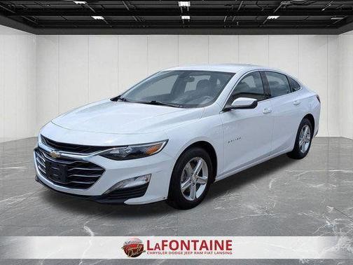 Summit White 2022 Chevrolet Malibu LT