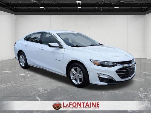 Summit White 2022 Chevrolet Malibu LT