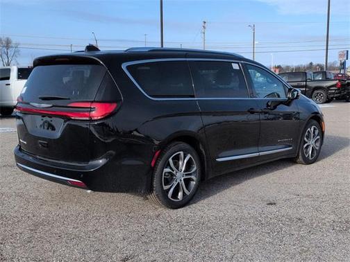 2026 Chrysler Pacifica Pinnacle