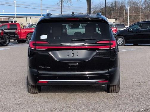 2026 Chrysler Pacifica Pinnacle