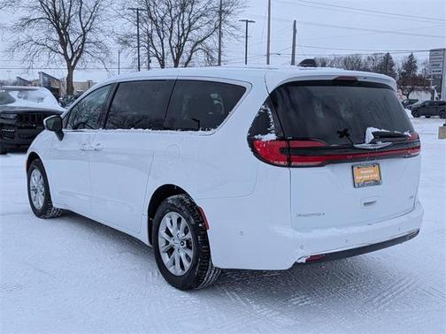 2023 Chrysler Pacifica Touring-L
