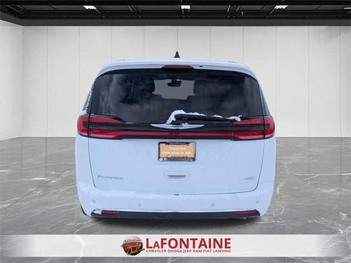 2023 Chrysler Pacifica Touring-L