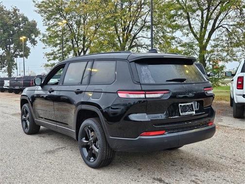 2025 Jeep Grand Cherokee L Laredo