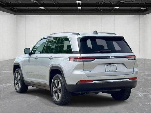 Silver Zynith 2022 Jeep Grand Cherokee 4xe Base