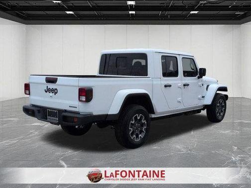 Bright White Clearcoat 2026 Jeep Gladiator Sport