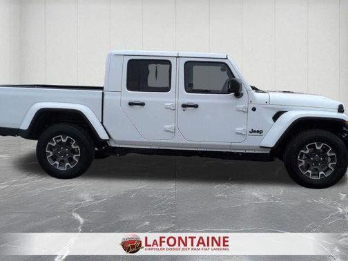 Bright White Clearcoat 2026 Jeep Gladiator Sport