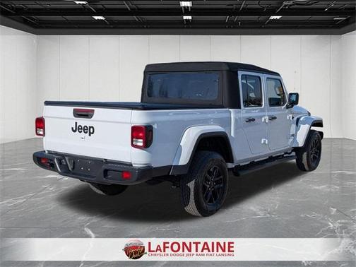 2022 Jeep Gladiator Sport