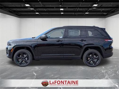 2025 Jeep Grand Cherokee Laredo