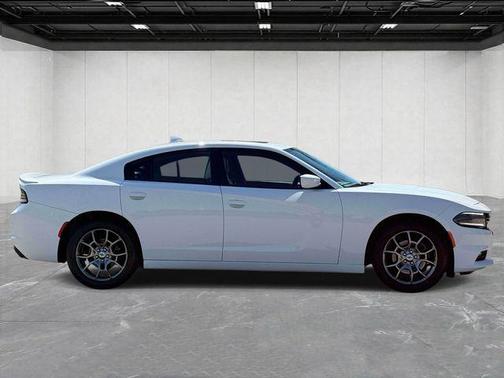 White 2017 Dodge Charger SXT