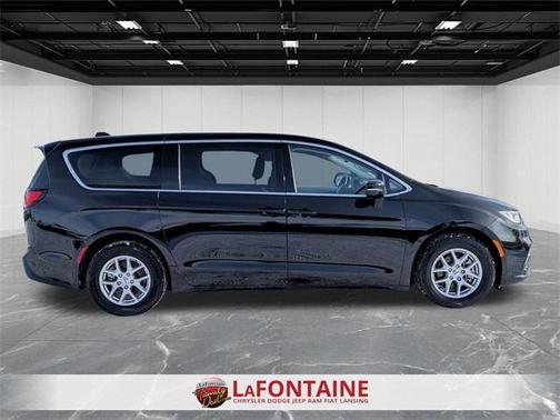 2024 Chrysler Pacifica Touring-L