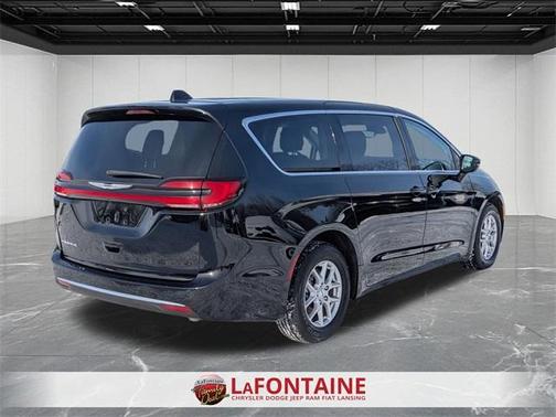 2024 Chrysler Pacifica Touring-L