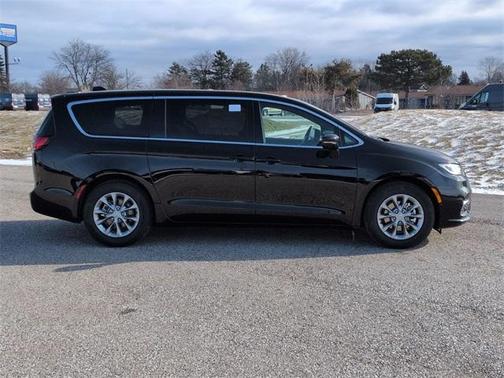 2026 Chrysler Pacifica Limited