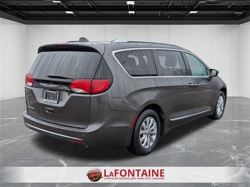 2018 Chrysler Pacifica Touring-L