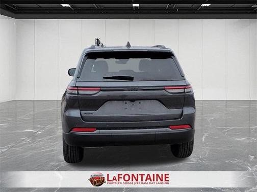 2026 Jeep Grand Cherokee Laredo