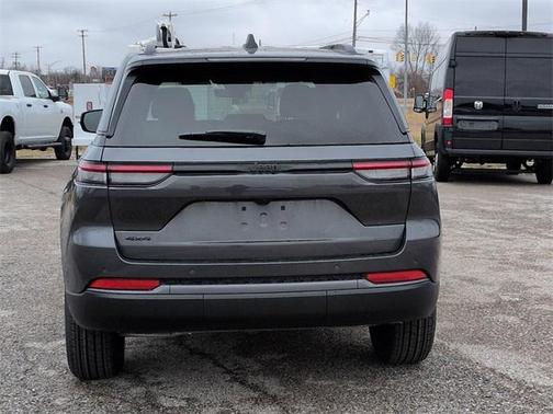 2026 Jeep Grand Cherokee Laredo