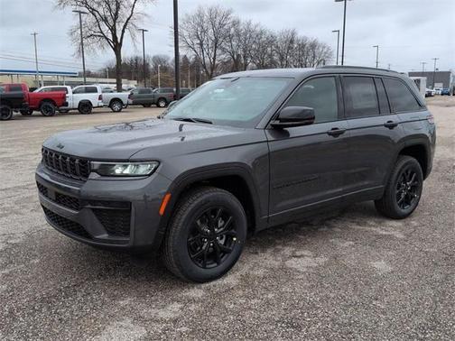 2026 Jeep Grand Cherokee Laredo
