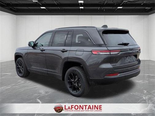 2026 Jeep Grand Cherokee Laredo
