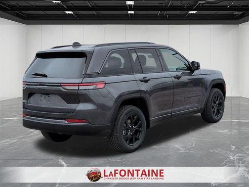 2026 Jeep Grand Cherokee Laredo