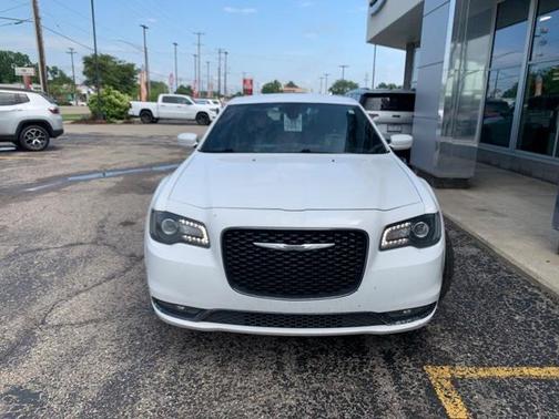 2016 Chrysler 300 S