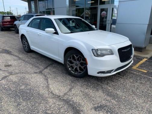 2016 Chrysler 300 S