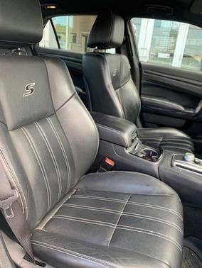 2016 Chrysler 300 S