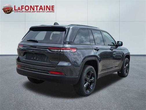 2025 Jeep Grand Cherokee Laredo