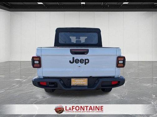 Bright White Clearcoat 2024 Jeep Gladiator Sport