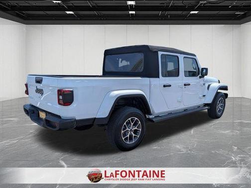 Bright White Clearcoat 2024 Jeep Gladiator Sport
