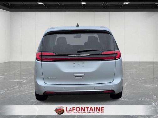 2024 Chrysler Pacifica Touring-L