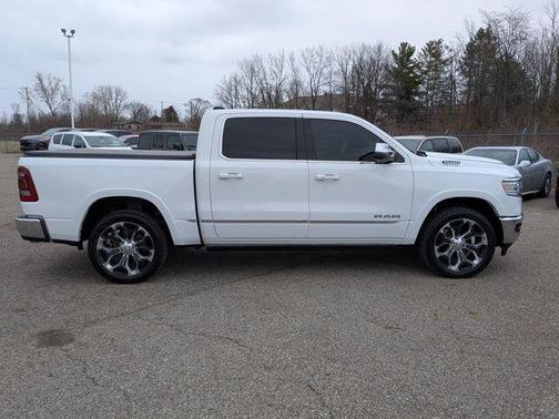 Bright White Clearcoat 2023 RAM 1500 Limited