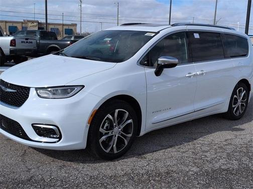 2026 Chrysler Pacifica Pinnacle