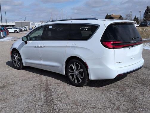 2026 Chrysler Pacifica Pinnacle
