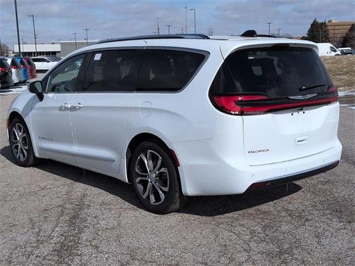 2026 Chrysler Pacifica Pinnacle