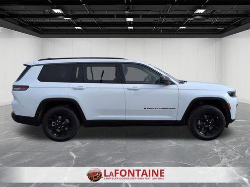 Bright White Clearcoat 2026 Jeep Grand Cherokee L Laredo