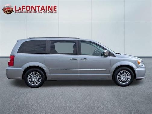 2015 Chrysler Town & Country Touring-L