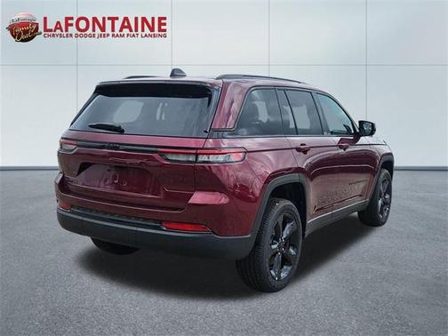 2025 Jeep Grand Cherokee Laredo