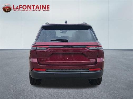 2025 Jeep Grand Cherokee Laredo