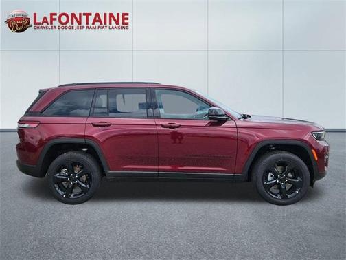2025 Jeep Grand Cherokee Laredo