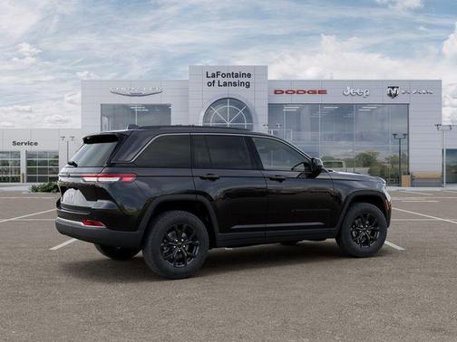 Diamond Black 2026 Jeep Grand Cherokee Laredo